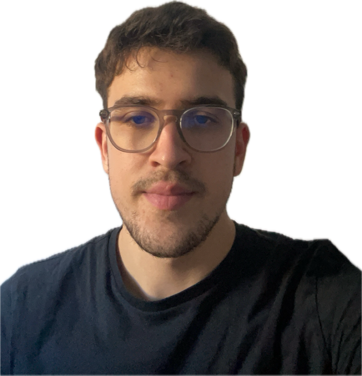 Dominik Jojczyk na charakterystycznym zielonym tle